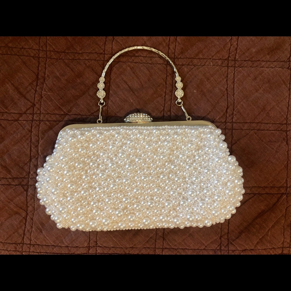 White Pearl beaded clutch